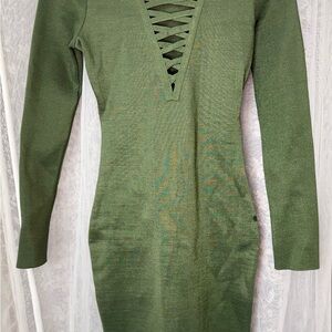 Elegant Green Long Sleeve Dress